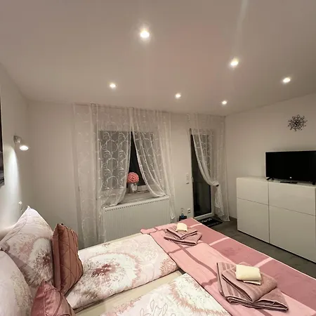 Vipstay Stilvolles 65m2 Mit Terasse, Kostenlosen Parkplatz Und Wlan, Nah Zu Sap, Mlp, Heidelberg, Museum Sinsheim, Motodrom Hockenheim Usw * Wiesloch